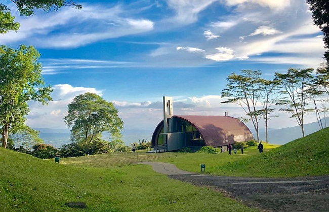 Bukit Doa Tomohon, Wisata Religi Sekaligus Rekreasi